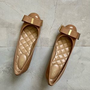 MICHAEL Michael Kors textured patent leather pump.